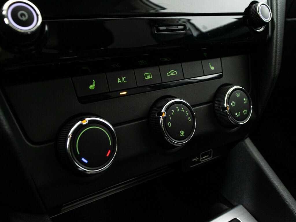 Купить Skoda Octavia с пробегом. Фото: #14