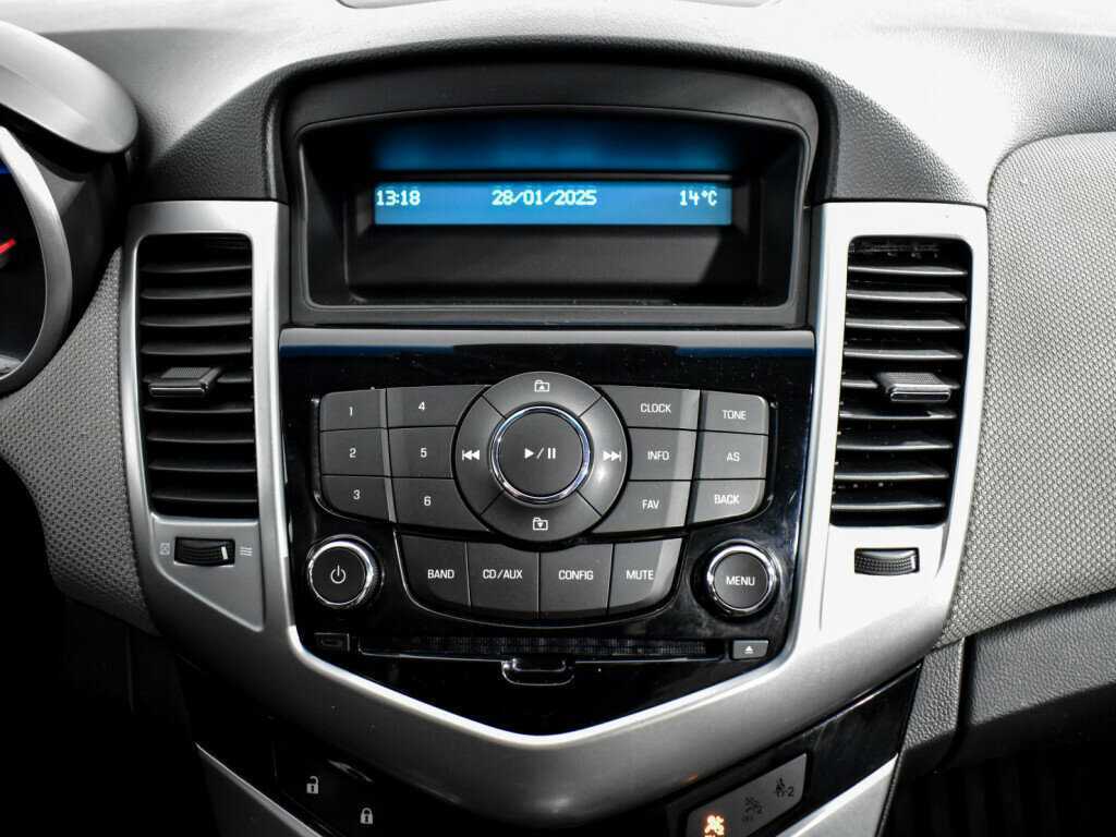 Купить Chevrolet Cruze с пробегом. Фото: #16