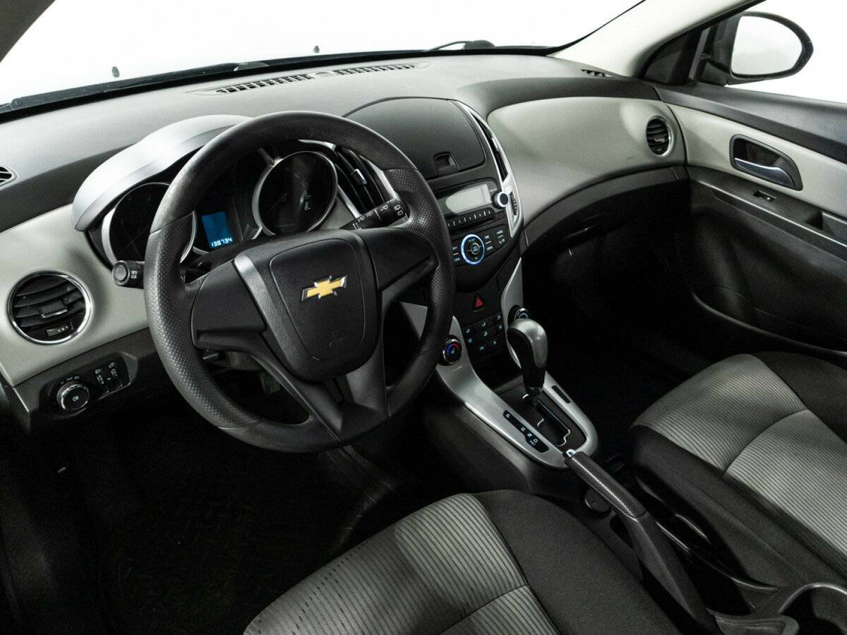 Купить Chevrolet Cruze с пробегом. Фото: #10