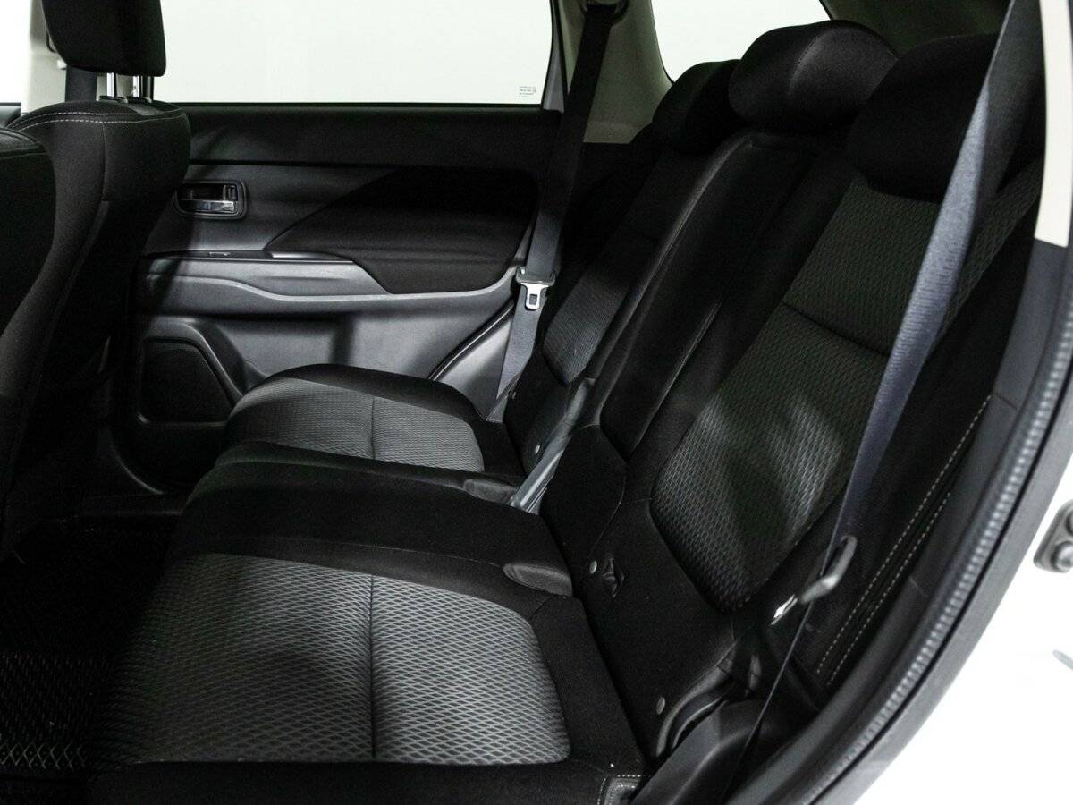 Купить Mitsubishi Outlander с пробегом. Фото: #9