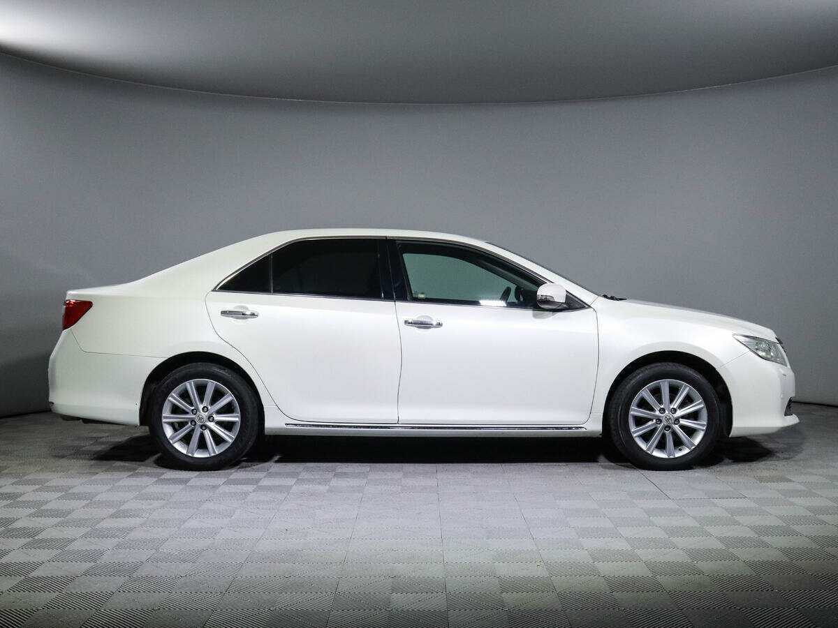 Купить Toyota Camry с пробегом. Фото: #3