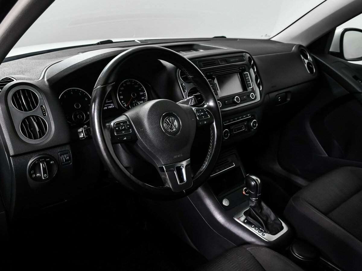 Купить Volkswagen Tiguan с пробегом. Фото: #11