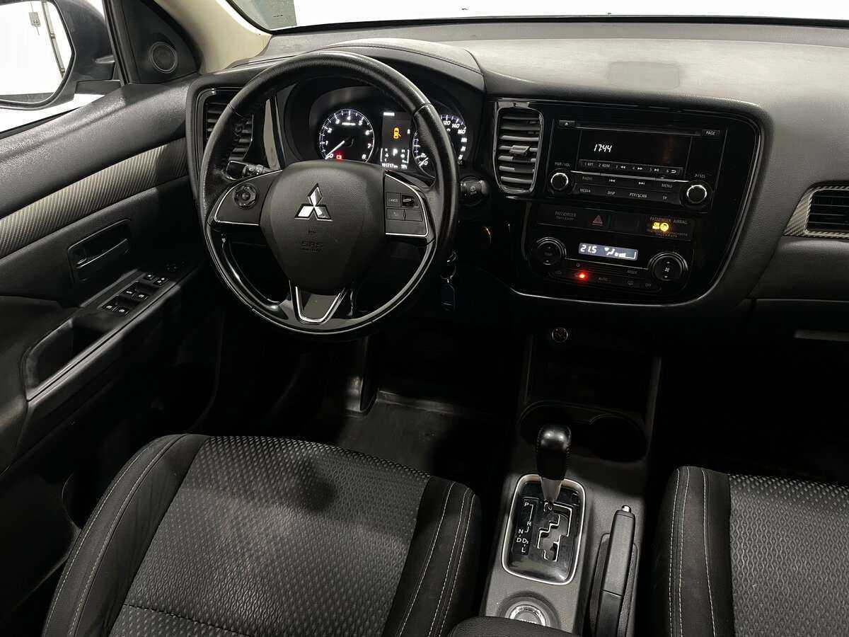 Купить Mitsubishi Outlander с пробегом. Фото: #9