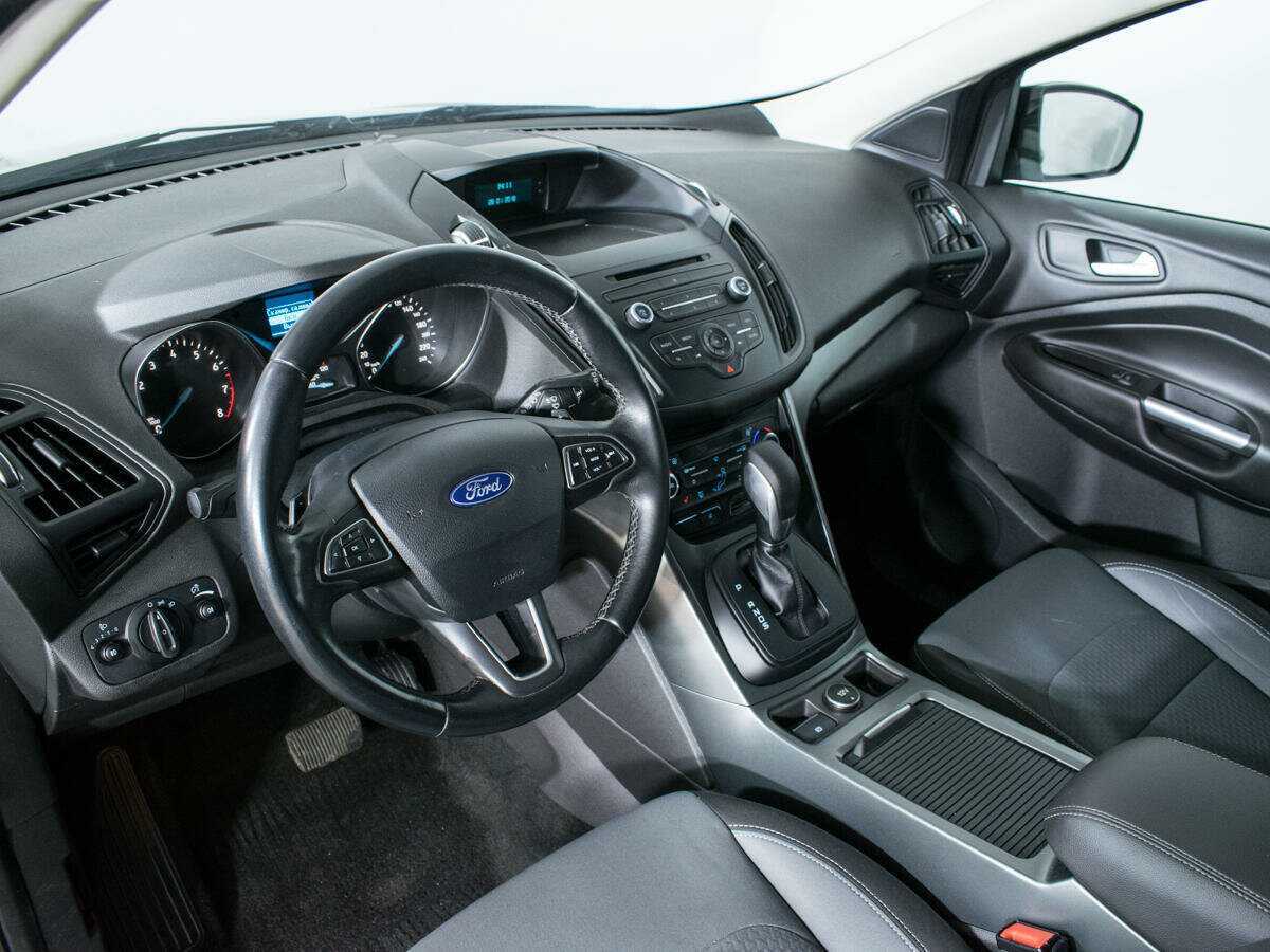 Купить Ford Kuga с пробегом. Фото: #12