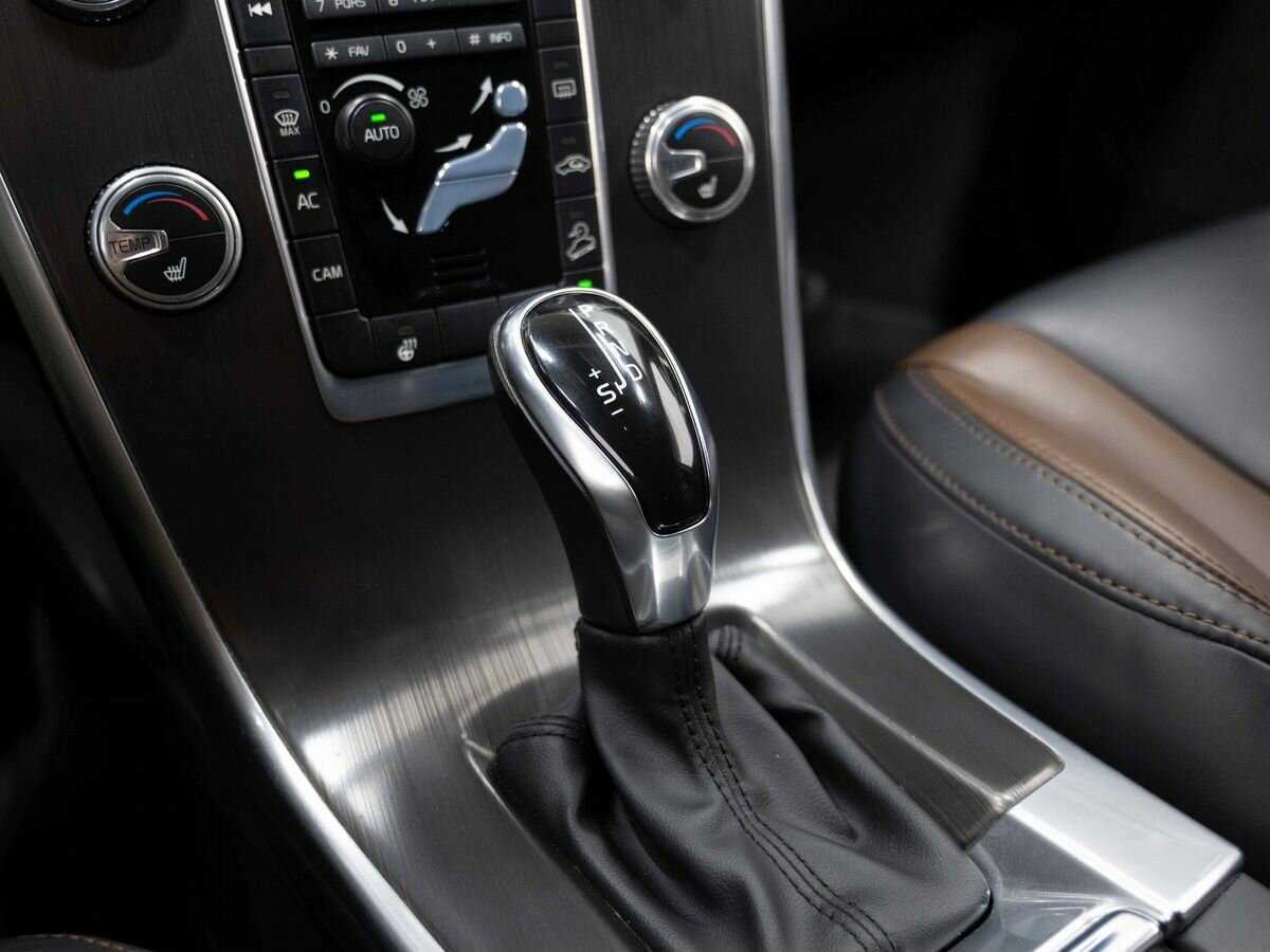 Купить Volvo XC60 с пробегом. Фото: #23