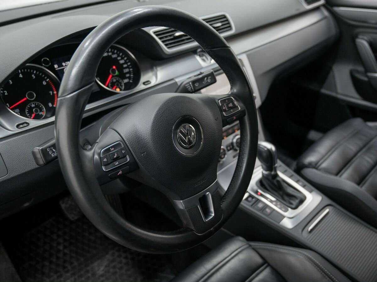 Купить Volkswagen Passat CC с пробегом. Фото: #17