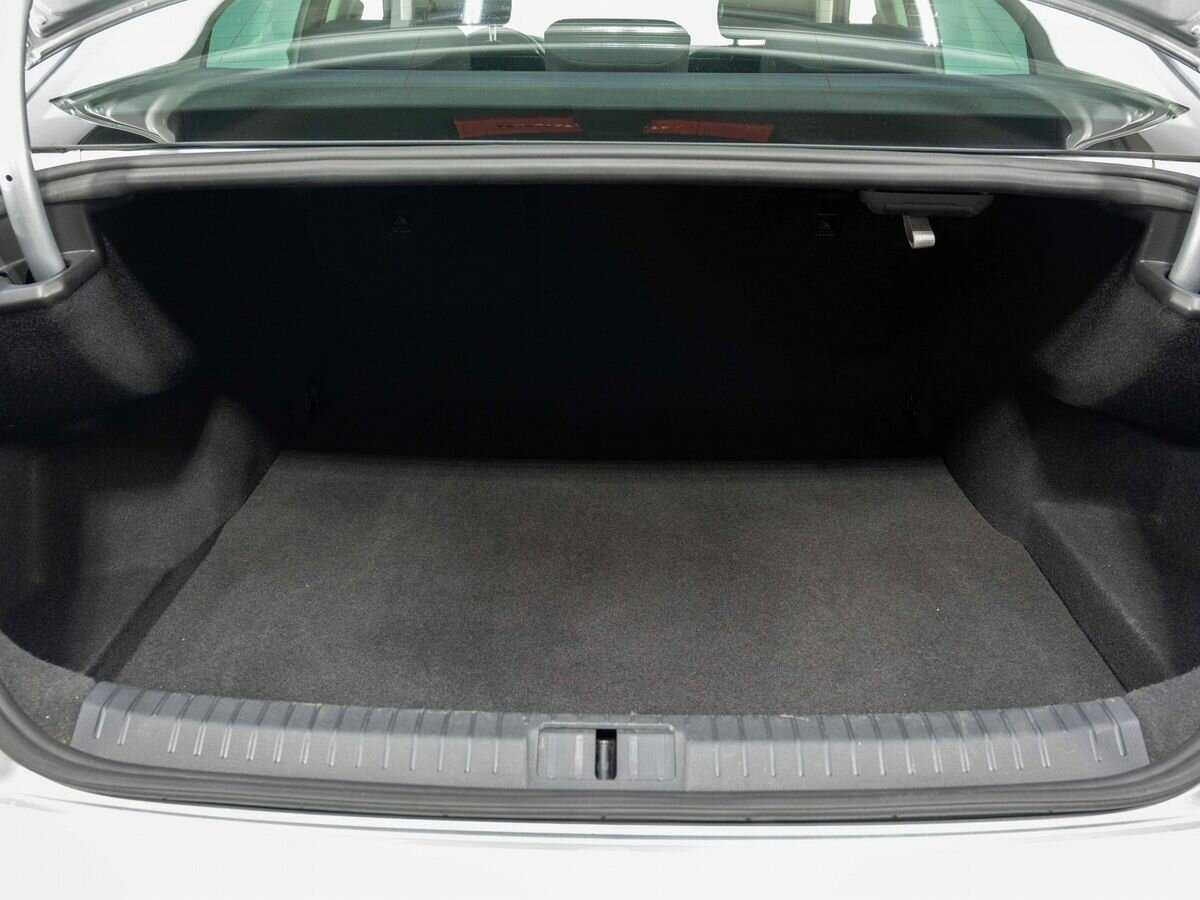 Купить Volkswagen Passat с пробегом. Фото: #24