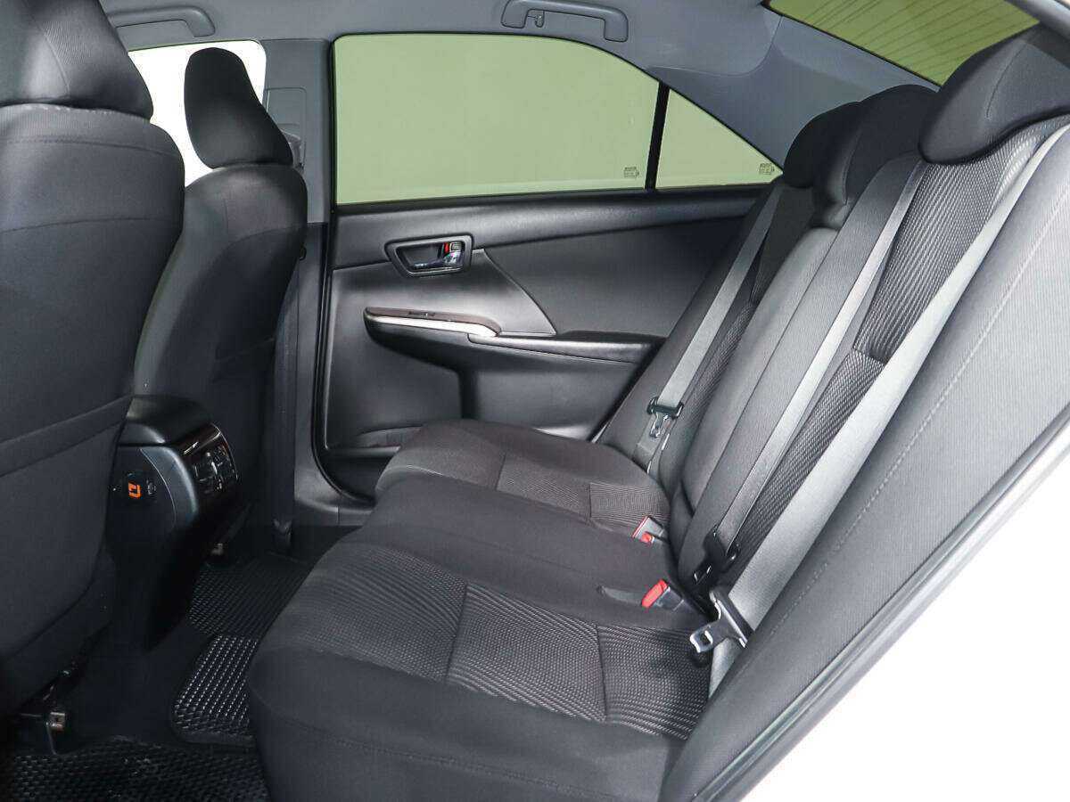 Купить Toyota Camry с пробегом. Фото: #9
