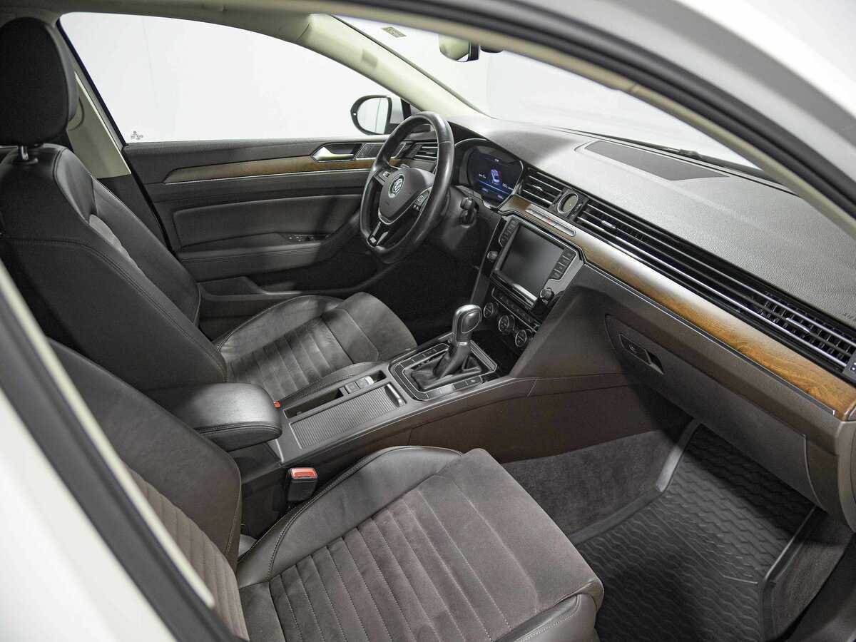 Купить Volkswagen Passat с пробегом. Фото: #16
