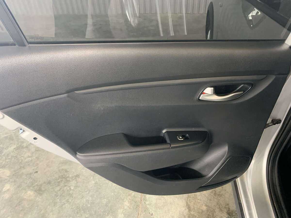 Купить Kia Rio с пробегом. Фото: #17