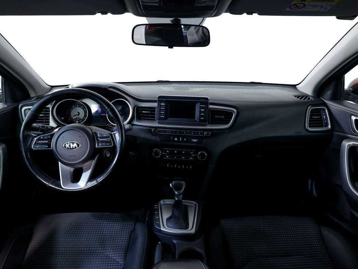 Купить Kia Ceed с пробегом. Фото: #8