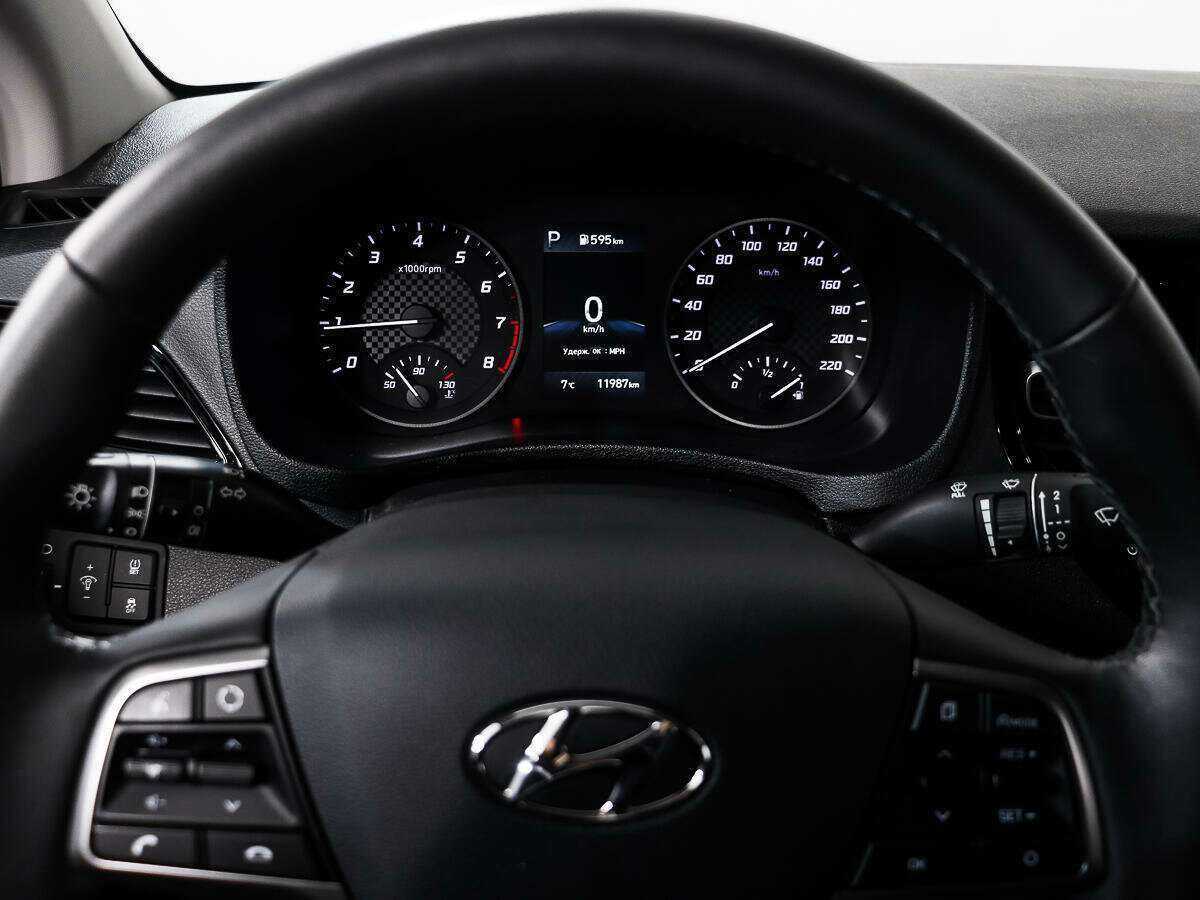 Купить Hyundai Solaris с пробегом. Фото: #11