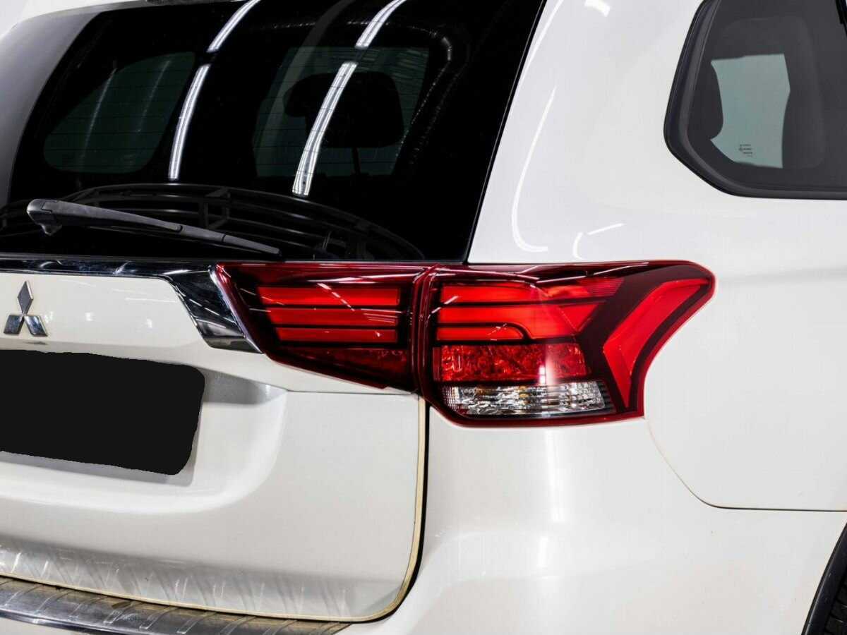 Купить Mitsubishi Outlander с пробегом. Фото: #27