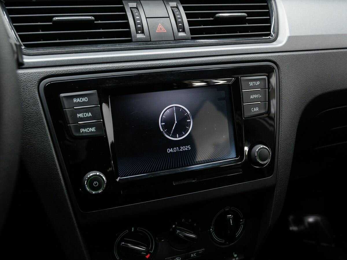 Купить Skoda Rapid с пробегом. Фото: #19