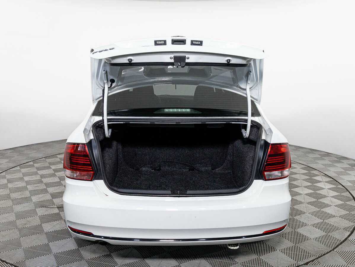 Купить Volkswagen Polo с пробегом. Фото: #17