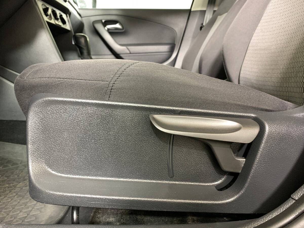 Купить Volkswagen Polo с пробегом. Фото: #15