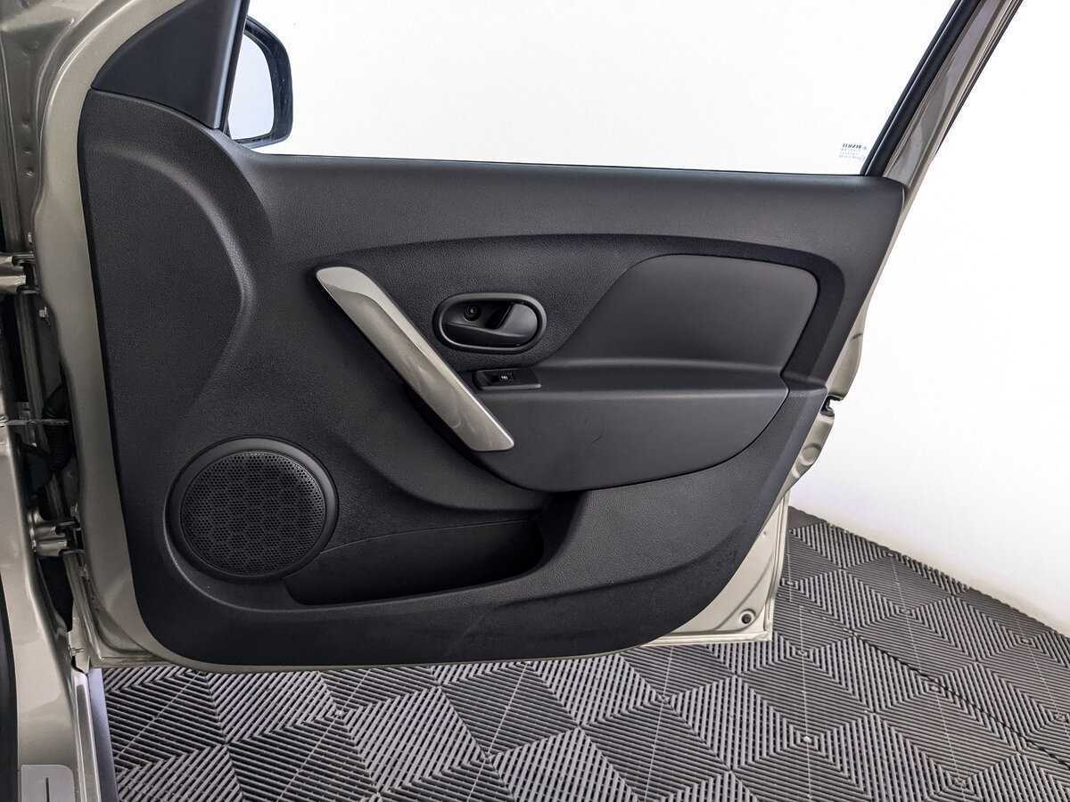 Купить Renault Sandero с пробегом. Фото: #20