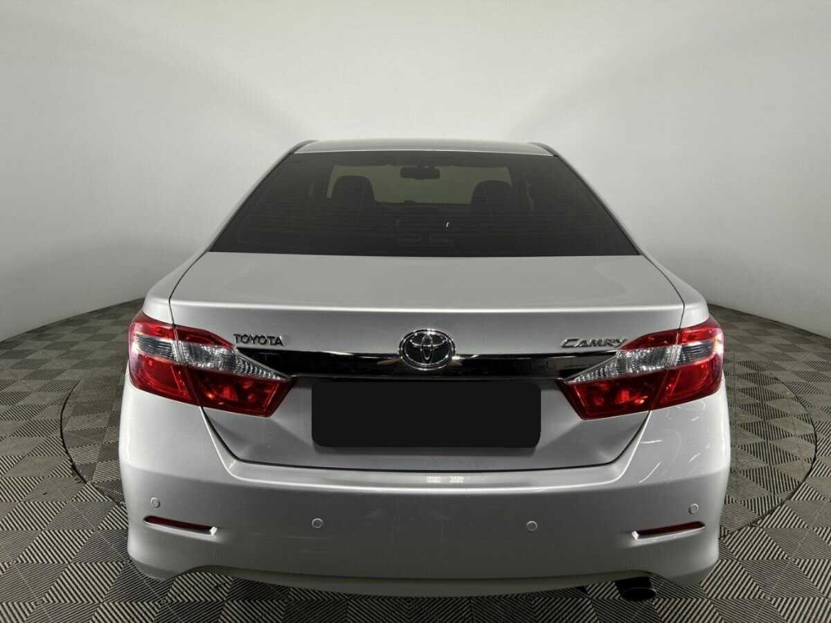 Купить Toyota Camry с пробегом. Фото: #2