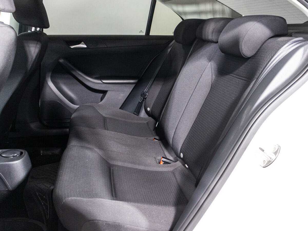 Купить Volkswagen Jetta с пробегом. Фото: #9