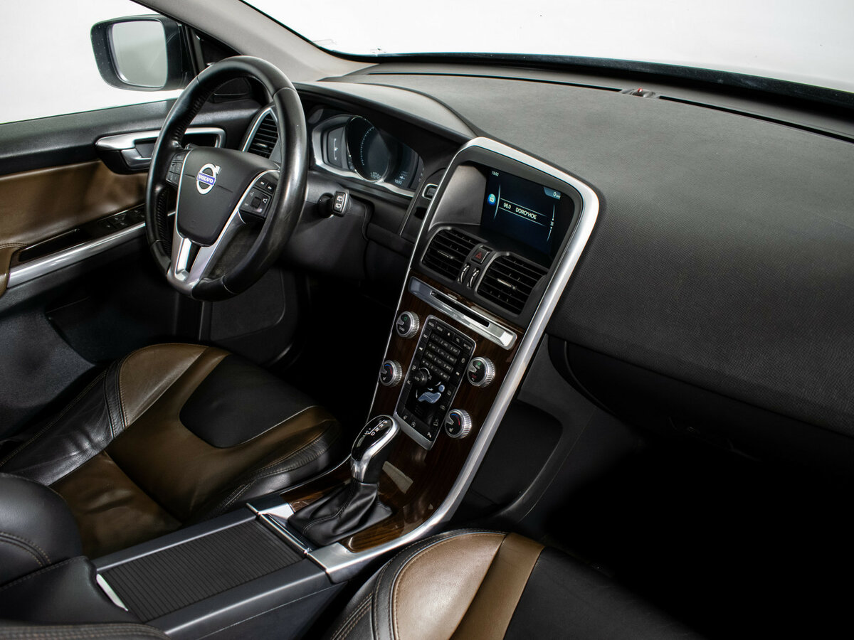 Купить Volvo XC60 с пробегом. Фото: #10