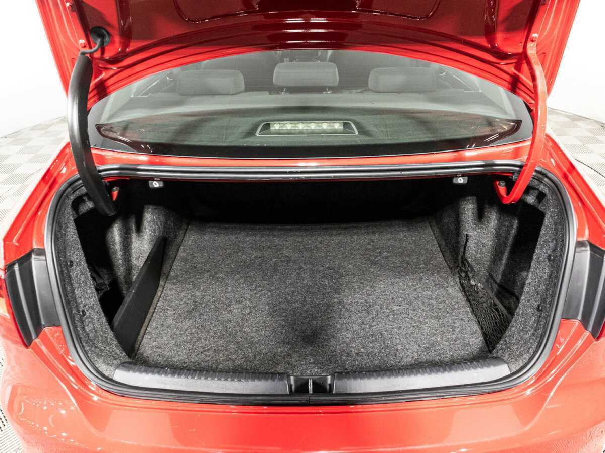 Купить Volkswagen Jetta с пробегом. Фото: #14