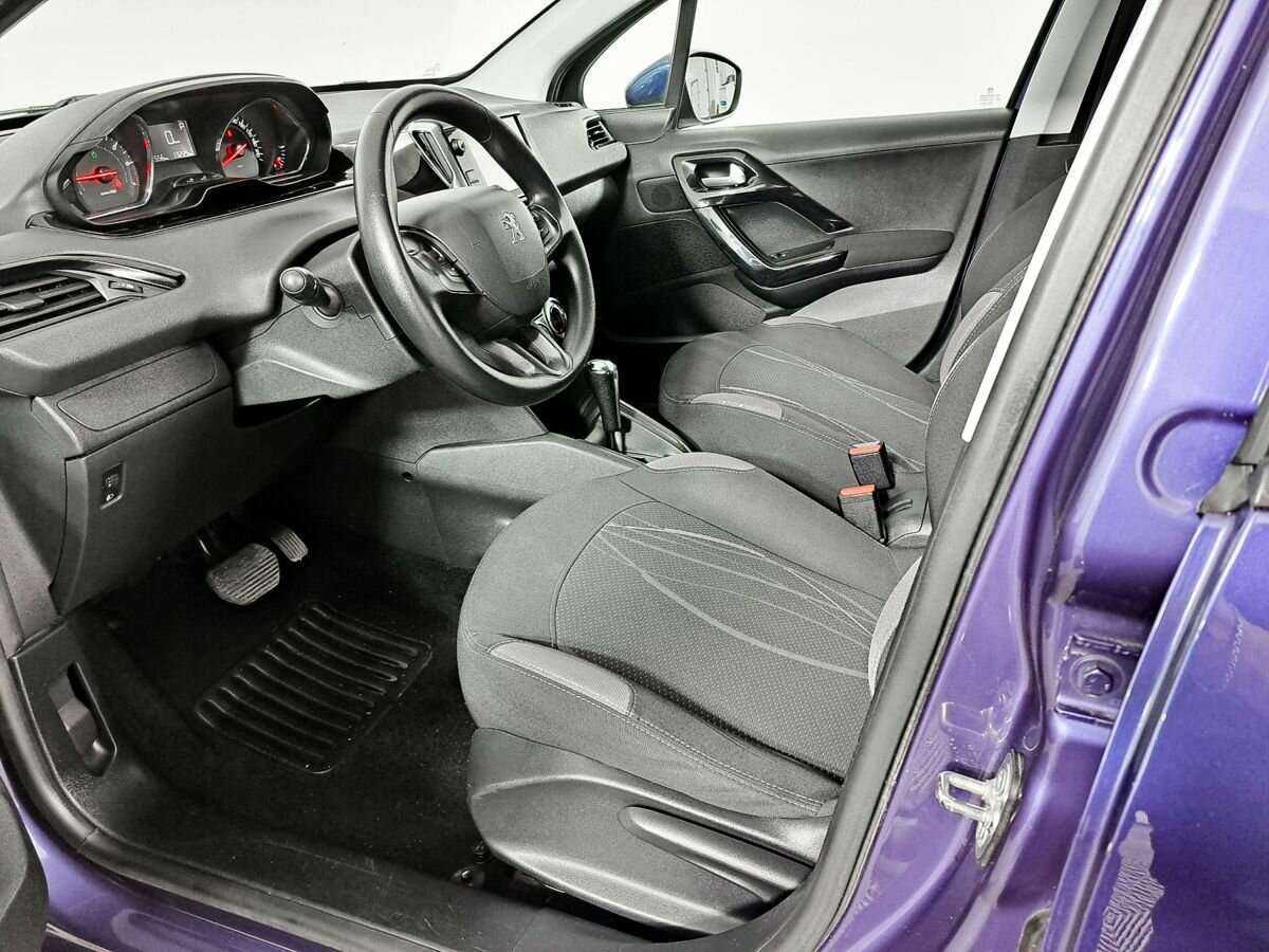 Купить Peugeot 208 с пробегом. Фото: #13