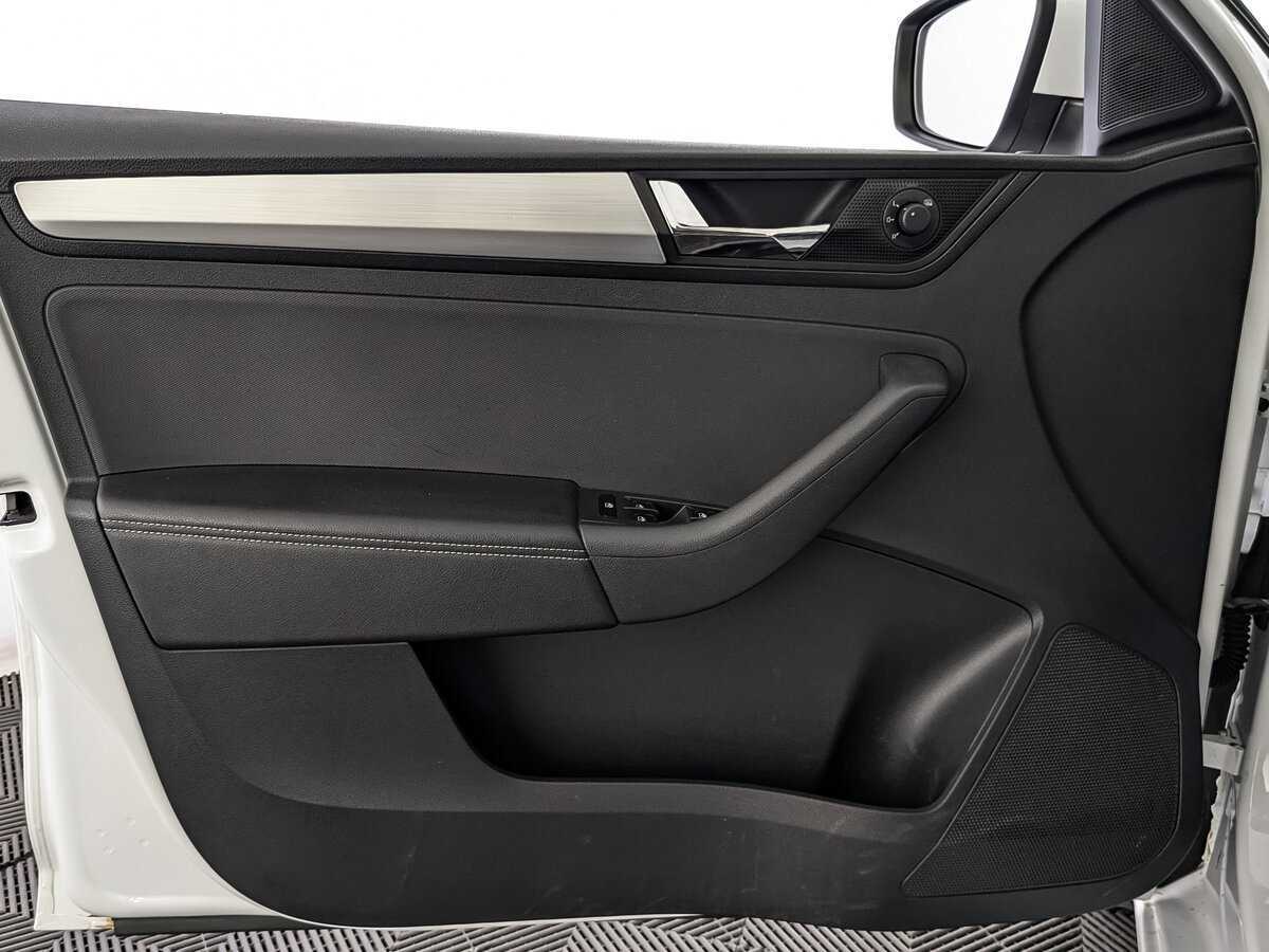 Купить Skoda Rapid с пробегом. Фото: #14