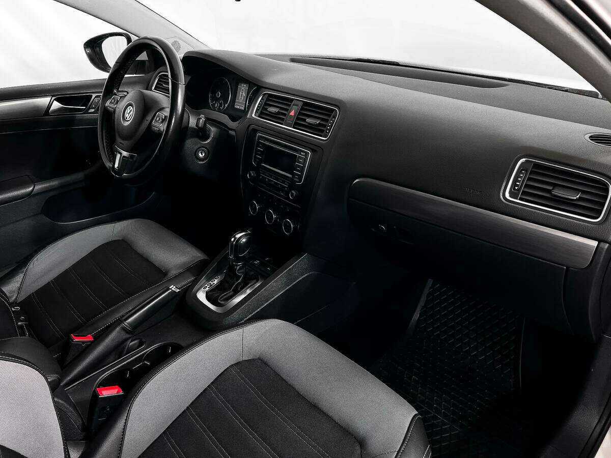 Купить Volkswagen Jetta с пробегом. Фото: #10