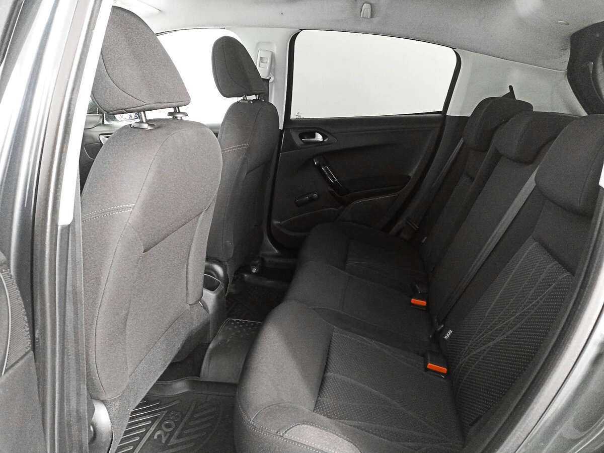 Купить Peugeot 208 с пробегом. Фото: #9