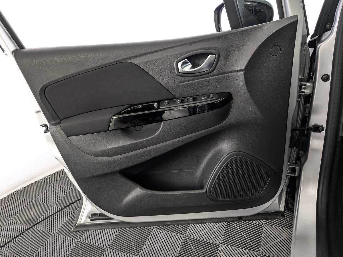 Купить Renault Kaptur с пробегом. Фото: #18