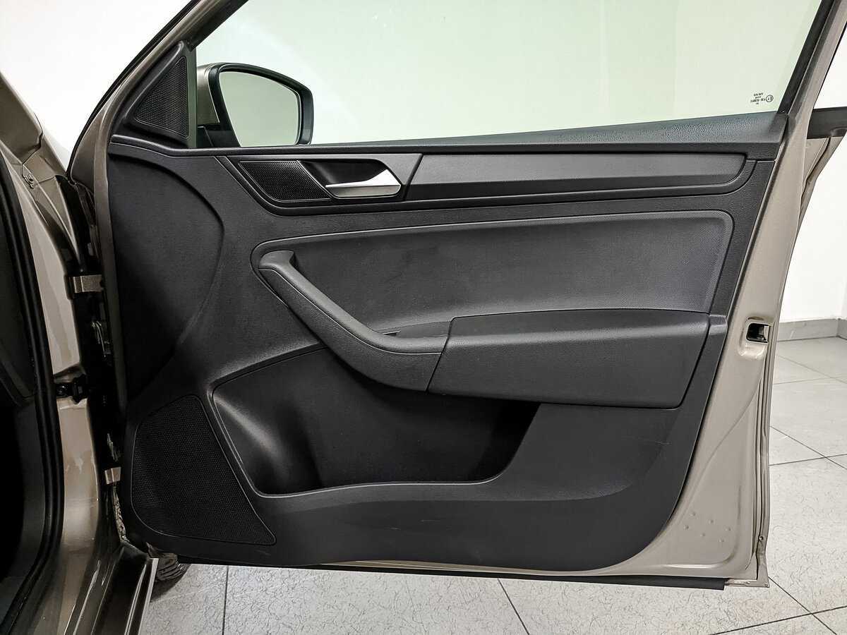 Купить Volkswagen Polo с пробегом. Фото: #24