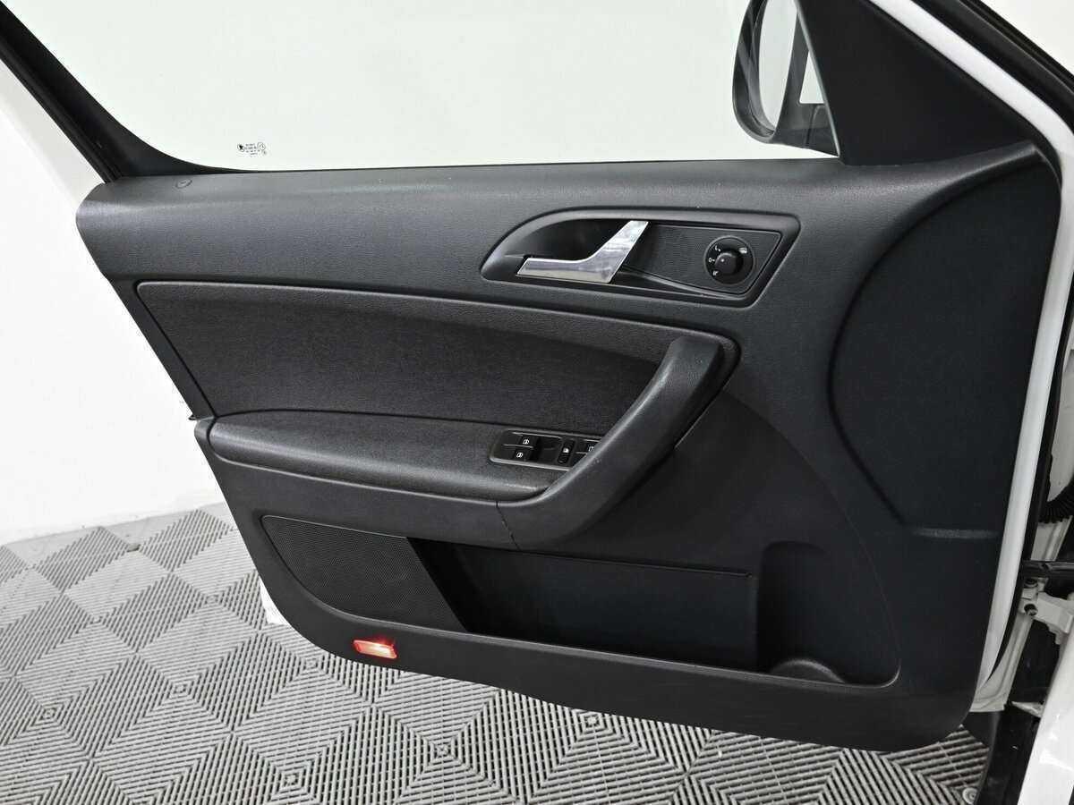 Купить Skoda Yeti с пробегом. Фото: #10