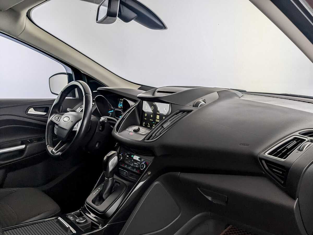 Купить Ford Kuga с пробегом. Фото: #10