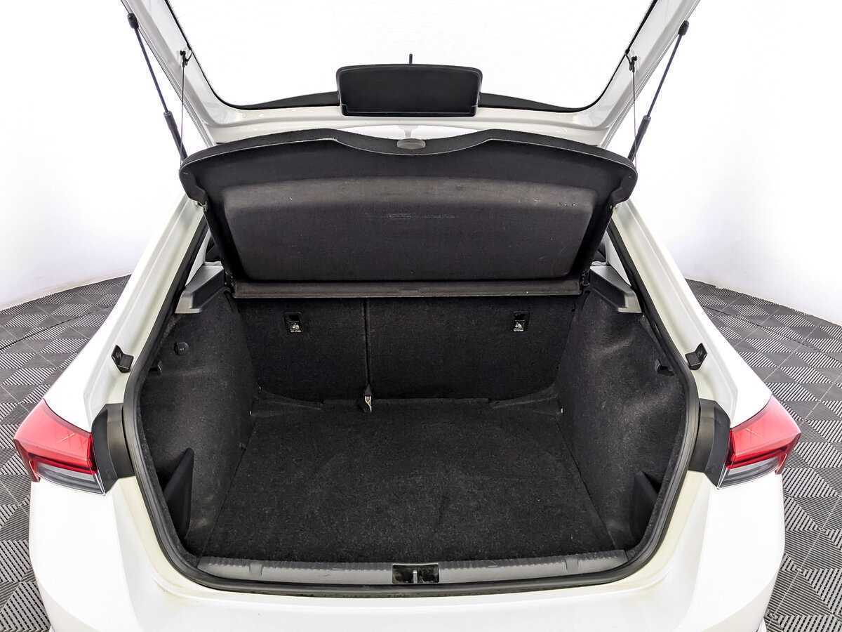 Купить Skoda Rapid с пробегом. Фото: #9