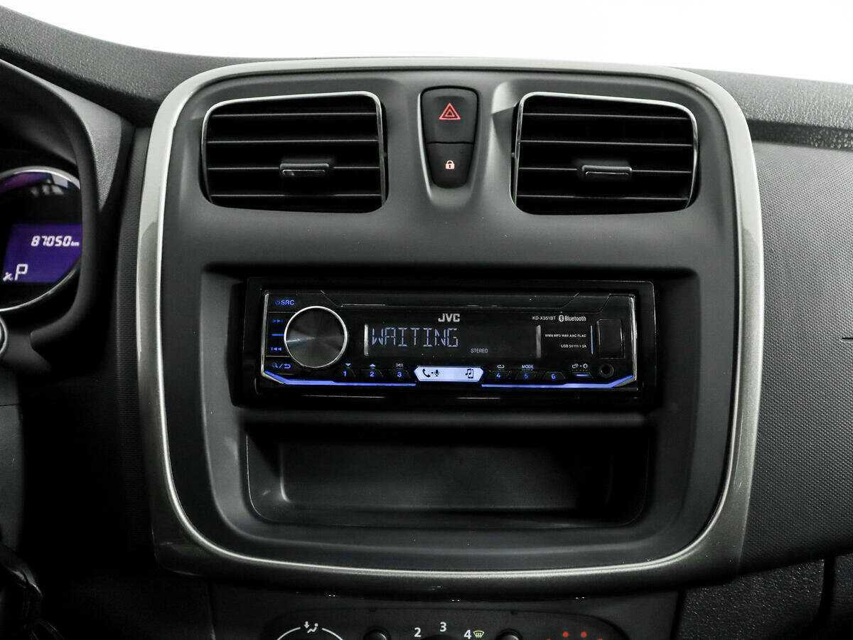 Купить Renault Sandero с пробегом. Фото: #11