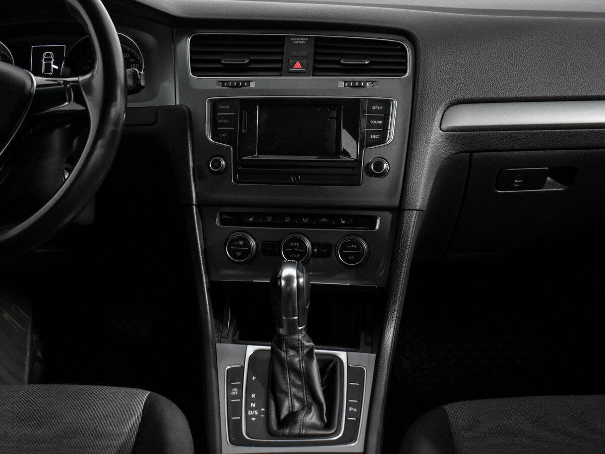 Купить Volkswagen Golf с пробегом. Фото: #12