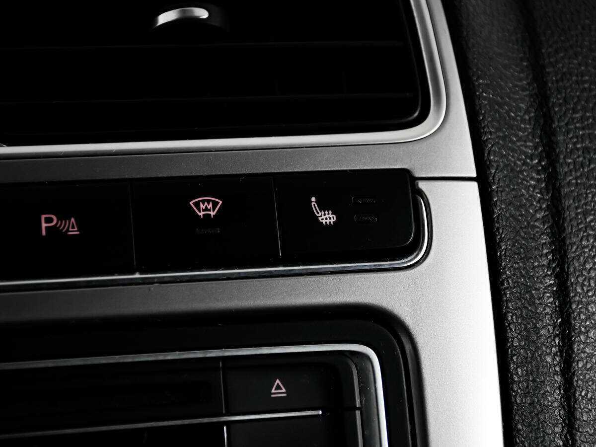Купить Volkswagen Polo с пробегом. Фото: #13