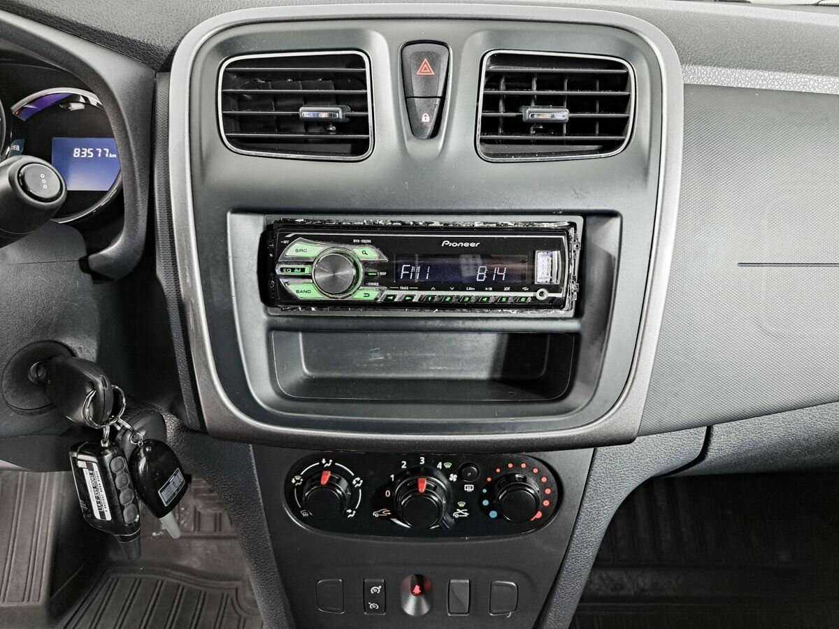 Купить Renault Sandero с пробегом. Фото: #12