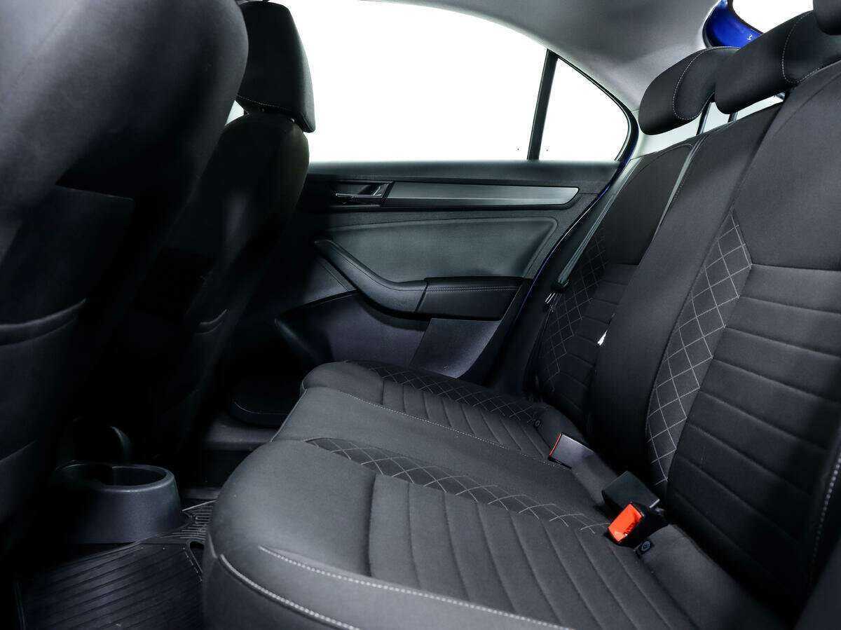 Купить Skoda Rapid с пробегом. Фото: #10