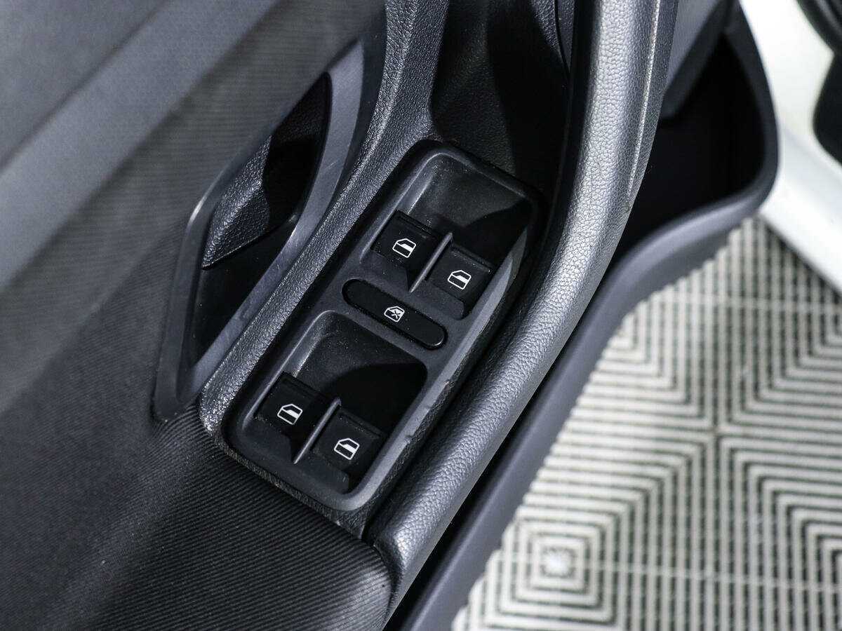 Купить Skoda Fabia с пробегом. Фото: #14