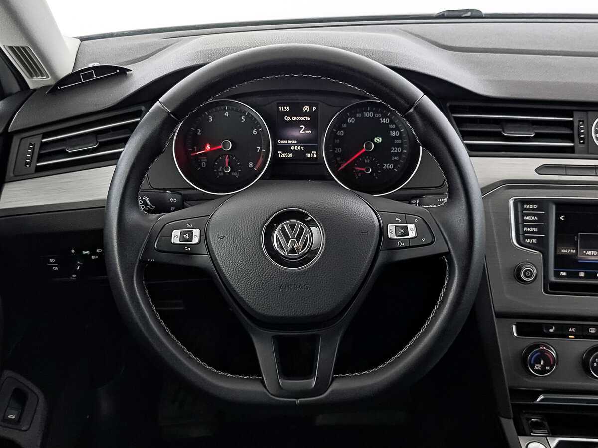 Купить Volkswagen Passat с пробегом. Фото: #21
