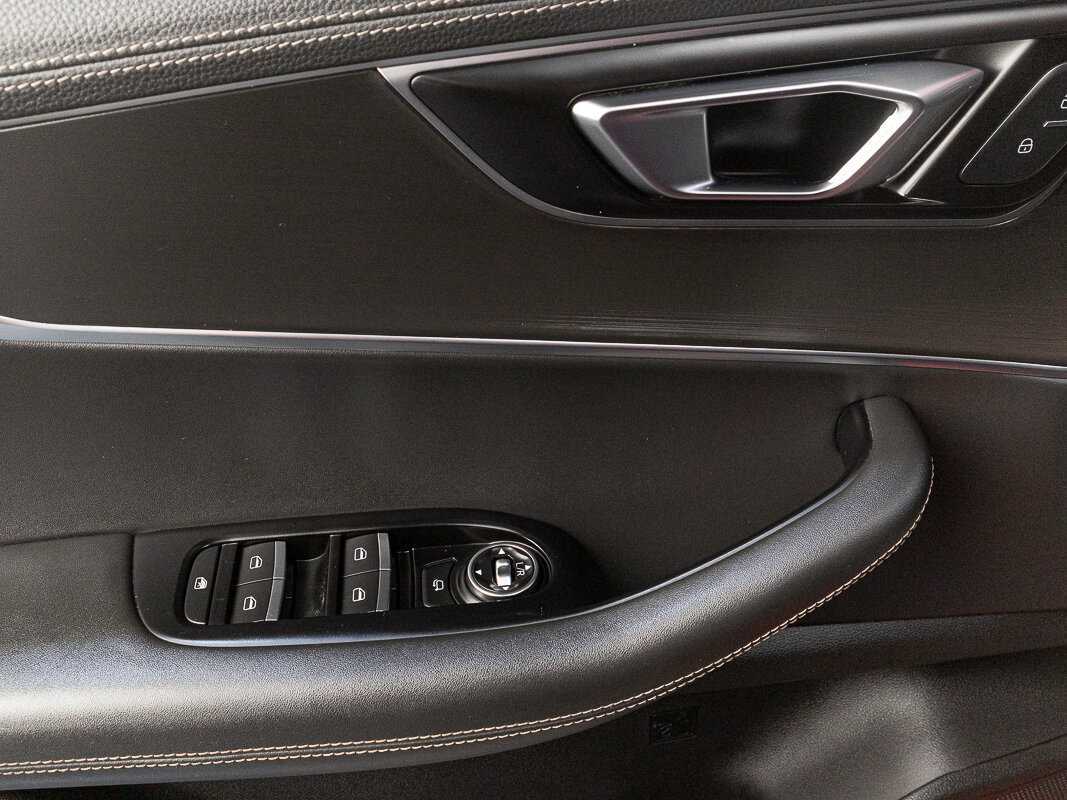 Купить Chery Tiggo 8 с пробегом. Фото: #4