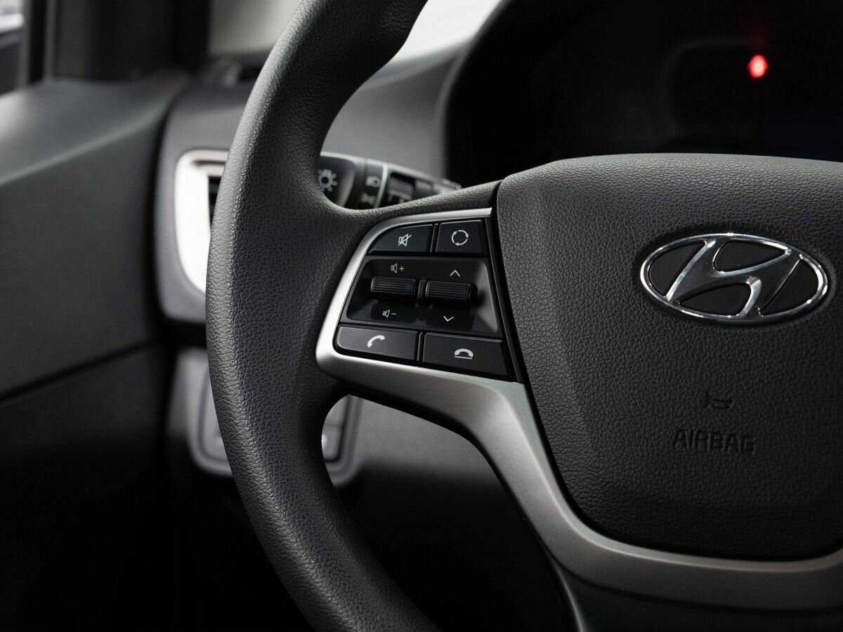 Купить Hyundai Solaris с пробегом. Фото: #15