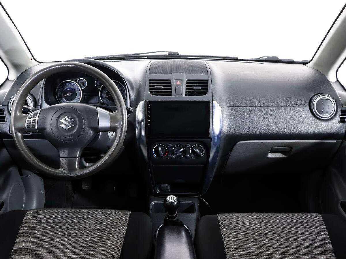 Купить Suzuki SX4 с пробегом. Фото: #9