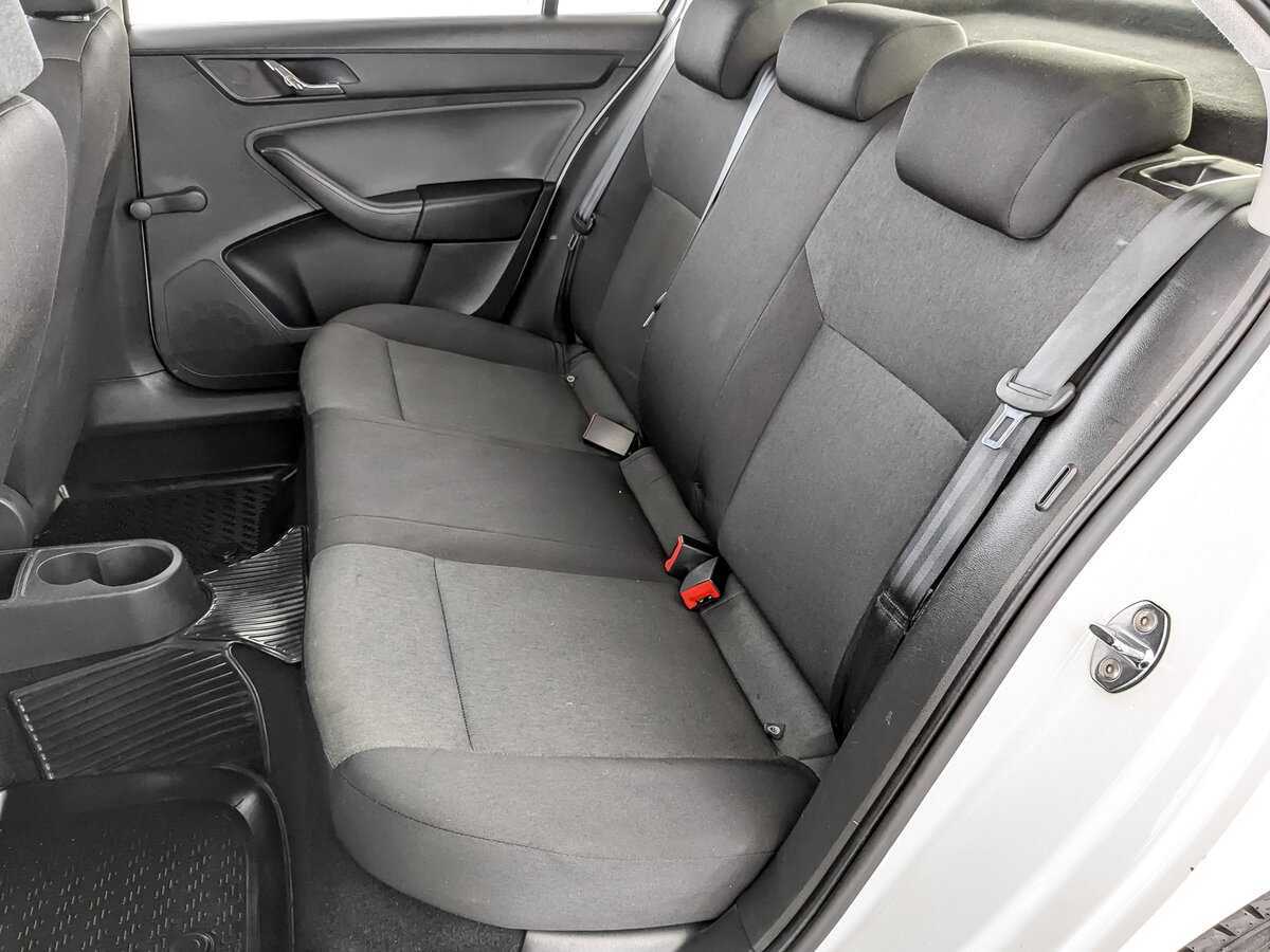 Купить Skoda Rapid с пробегом. Фото: #11