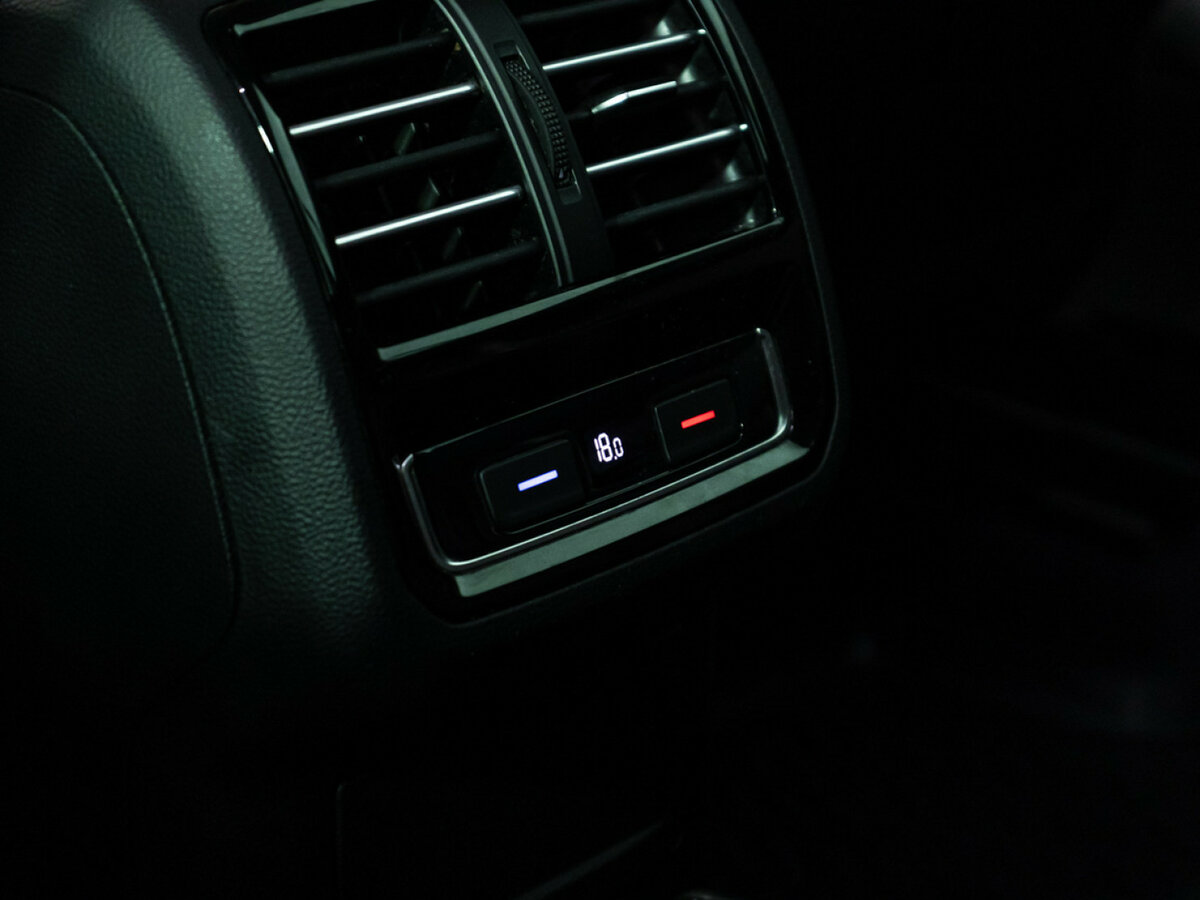 Купить Volkswagen Passat с пробегом. Фото: #19