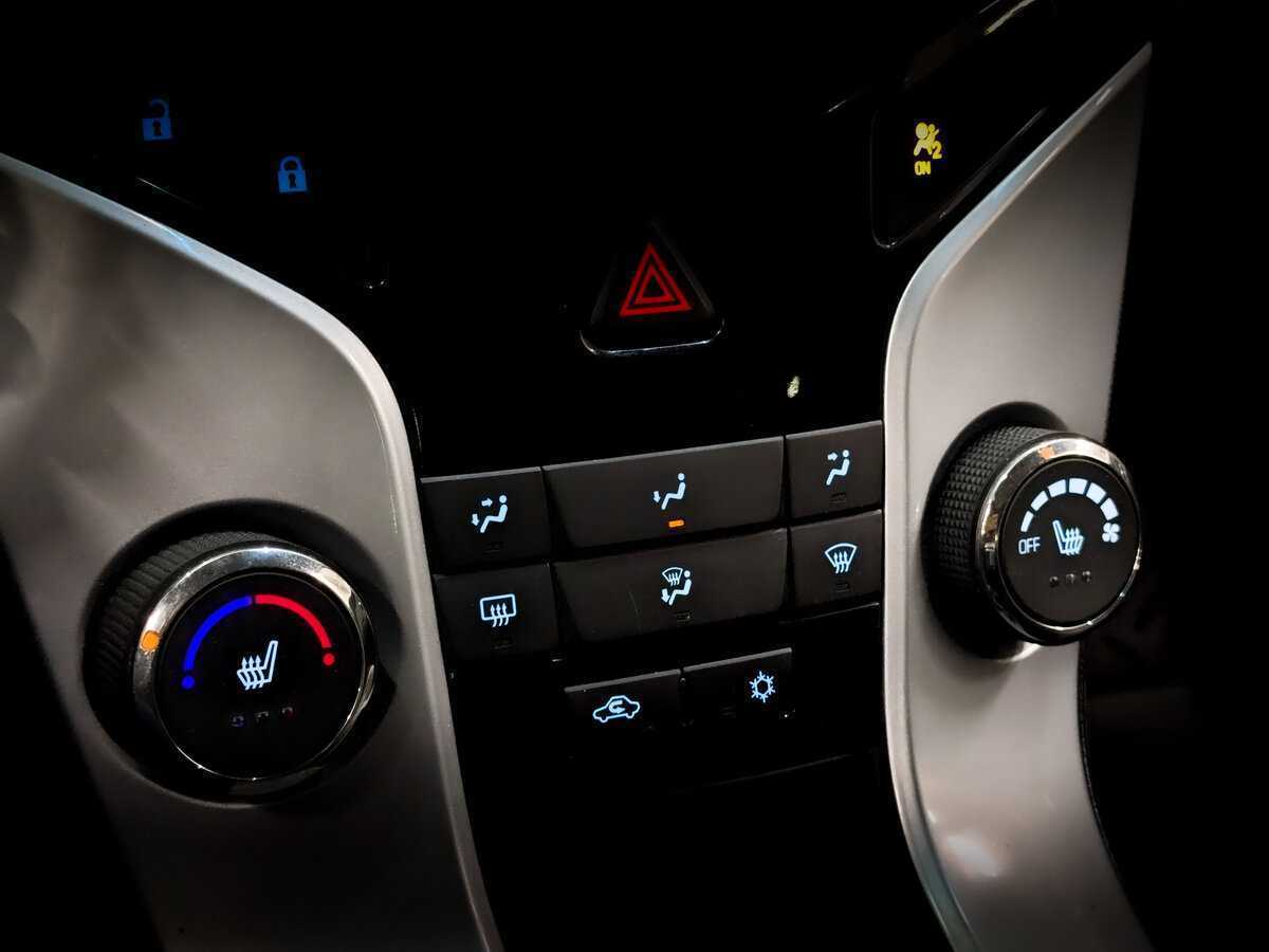 Купить Chevrolet Cruze с пробегом. Фото: #22