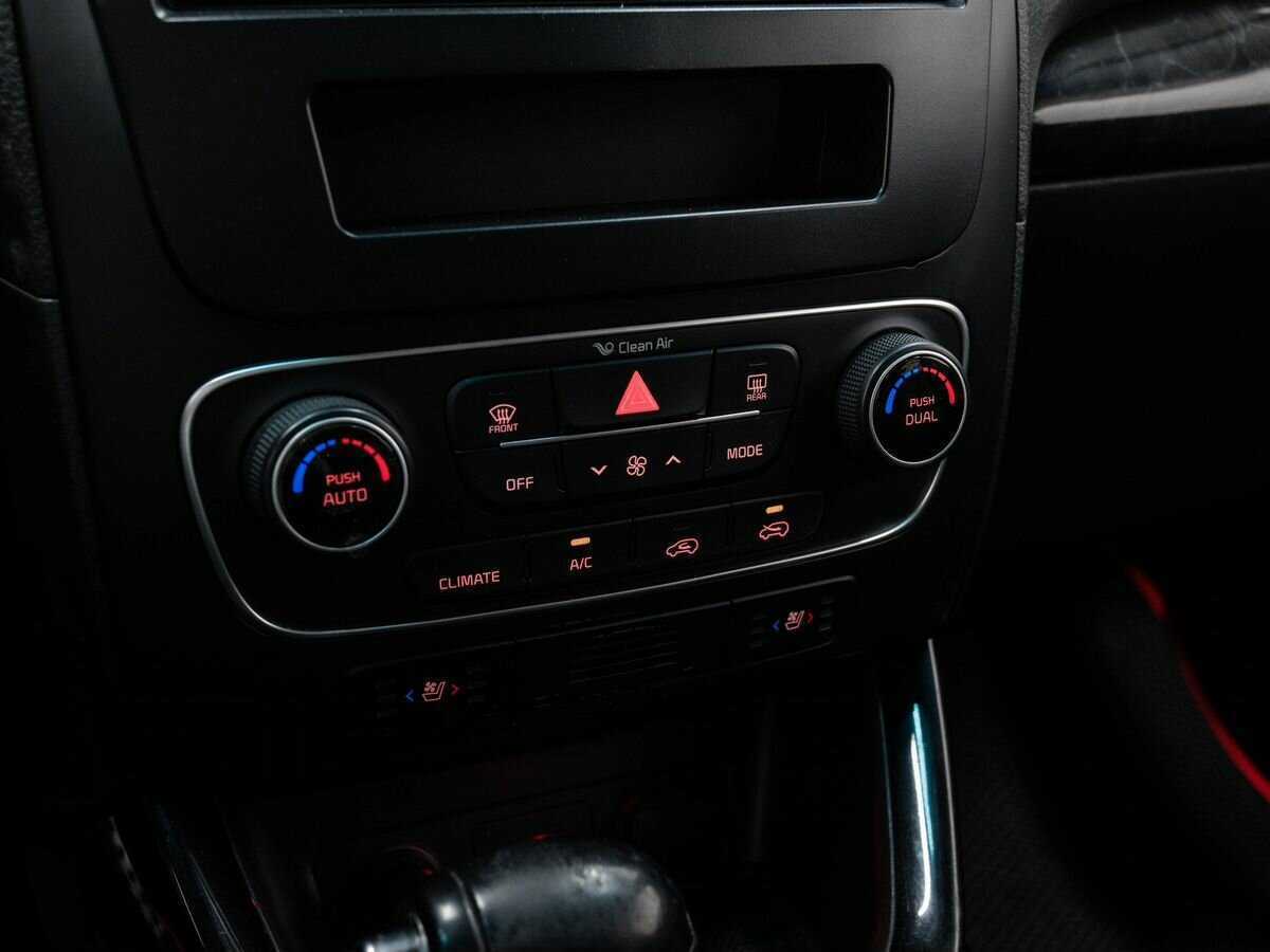 Купить Kia Sorento с пробегом. Фото: #18