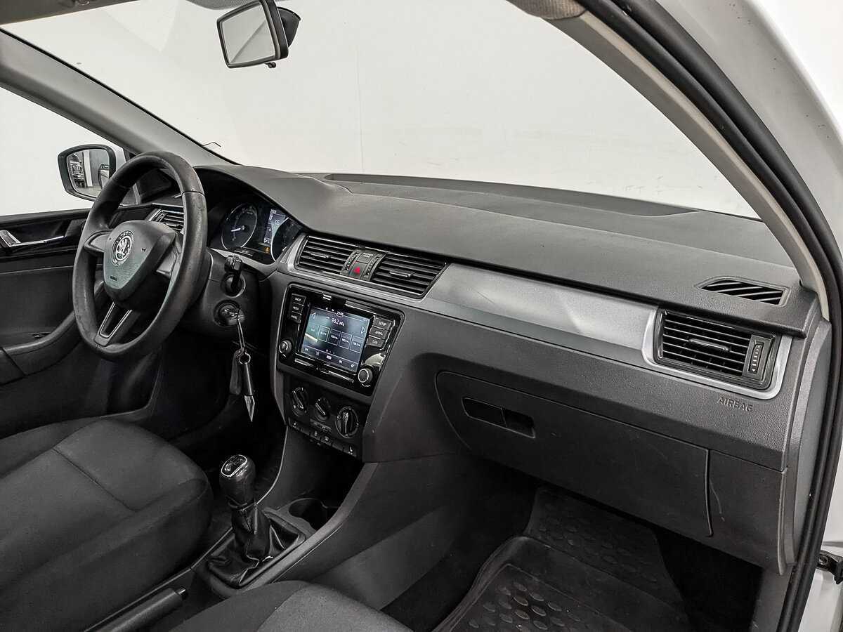 Купить Skoda Rapid с пробегом. Фото: #10