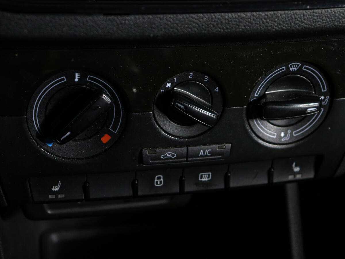 Купить Skoda Rapid с пробегом. Фото: #16